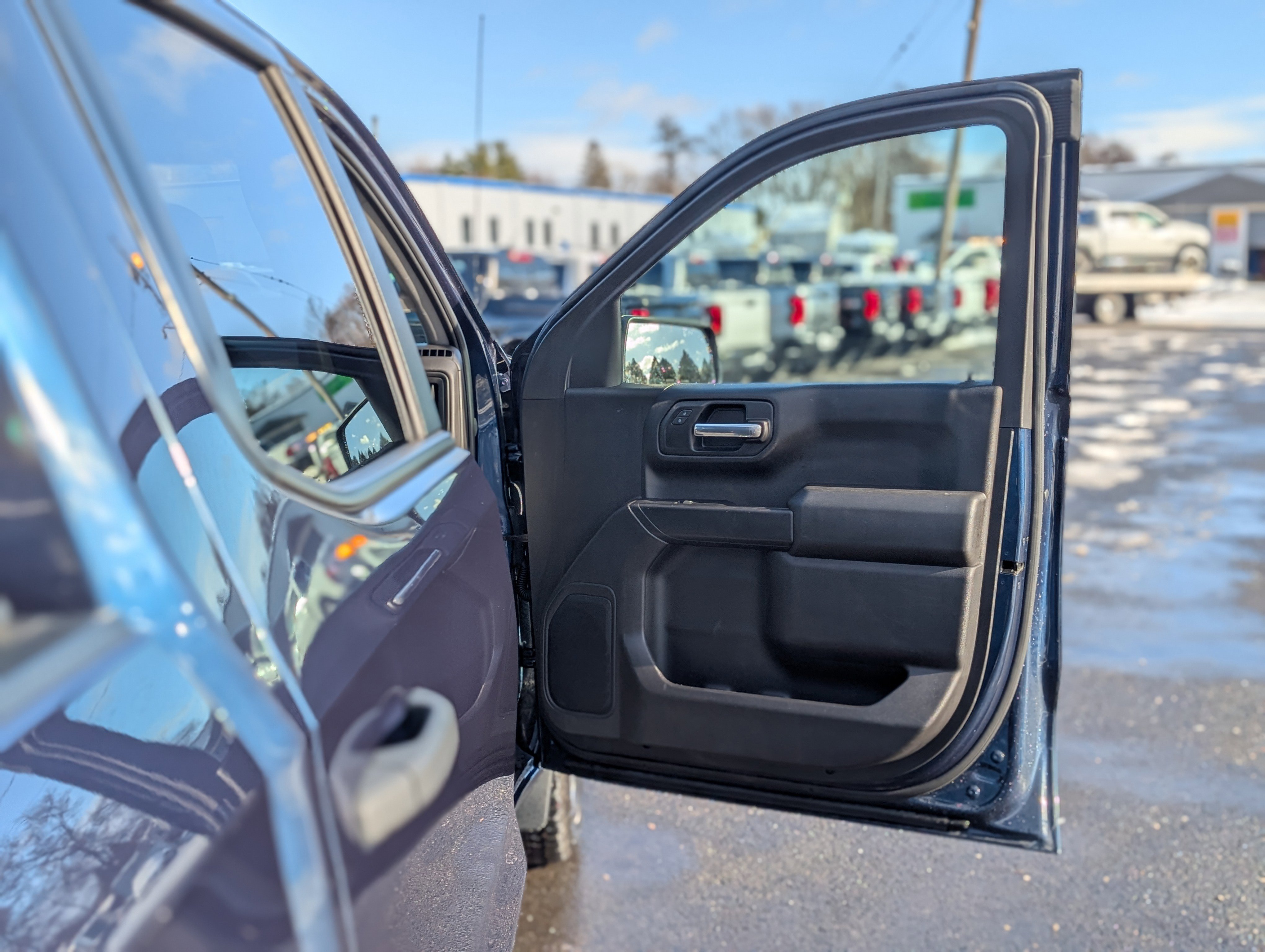 Certified 2022 Chevrolet Silverado 1500 Custom w/ Safety Confidence Package image 38