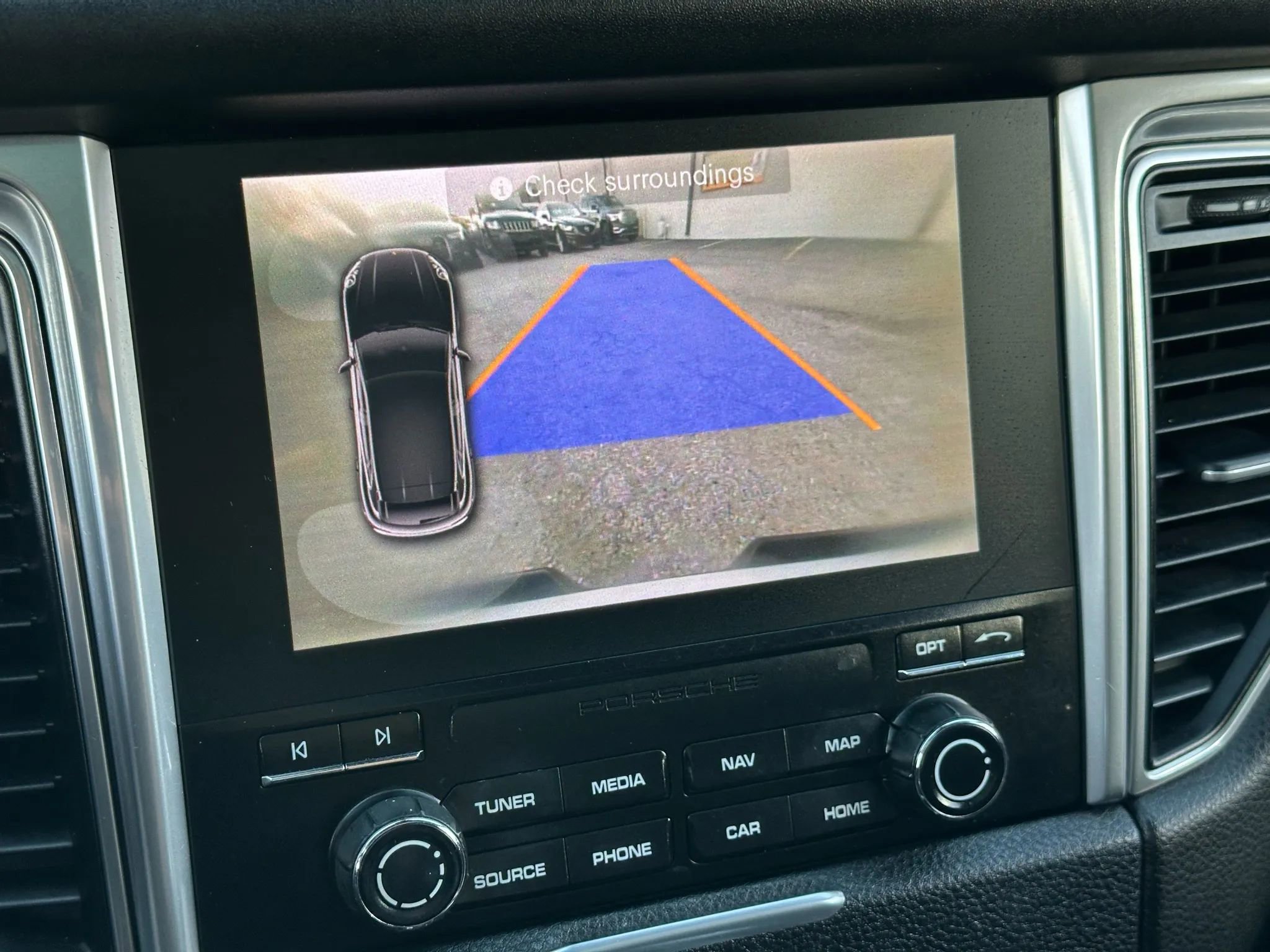 Used 2017 Porsche Macan Turbo image 38