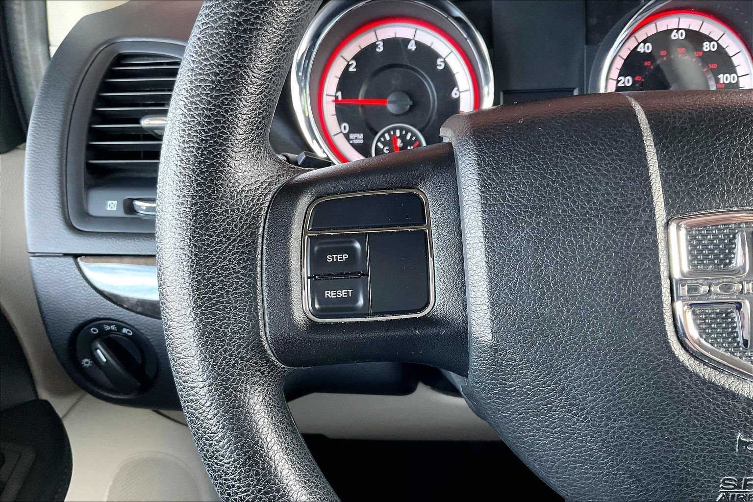 Used 2011 Dodge Grand Caravan Express FWD image 10