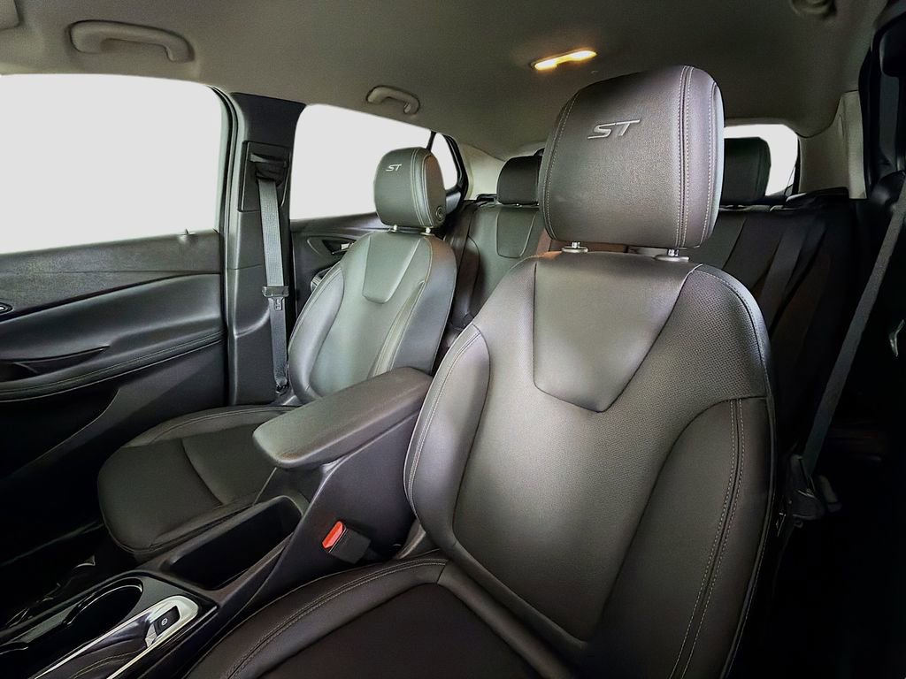 Used 2024 Buick Encore GX Sport Touring w/ Comfort Package image 13