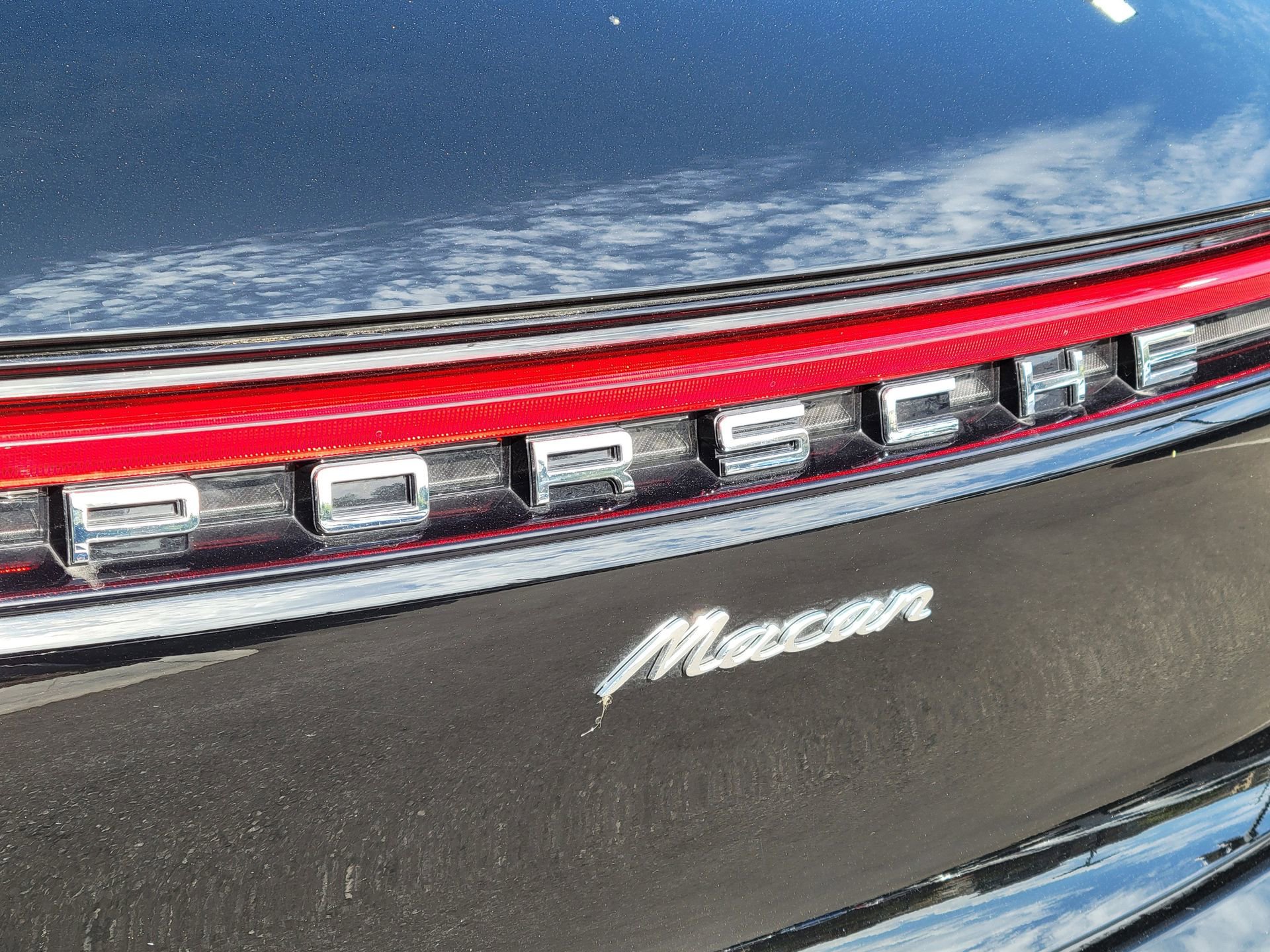 Used 2025 Porsche Macan image 34