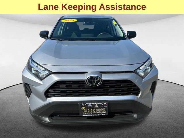 Used 2024 Toyota RAV4 LE AWD/4WD image 4