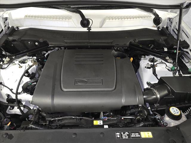 New 2026 Land Rover Defender 110 S image 30