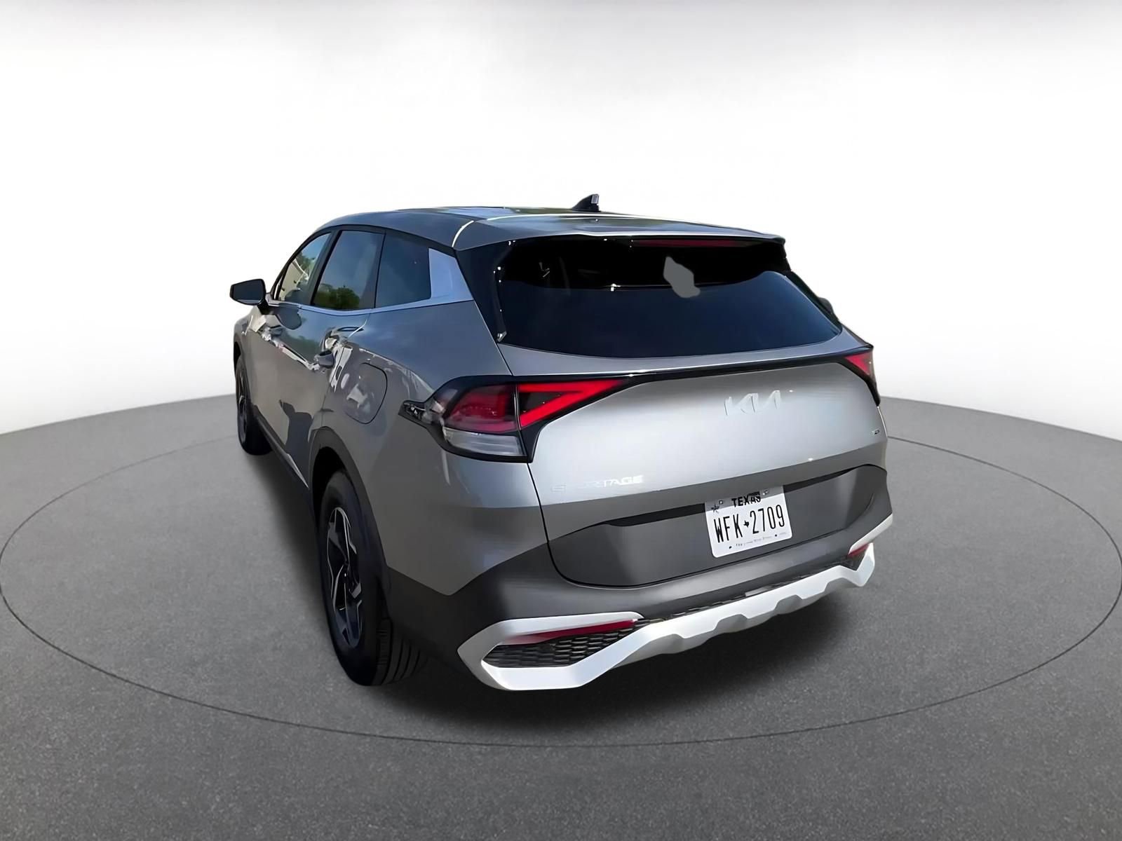 Used 2025 Kia Sportage LX image 11