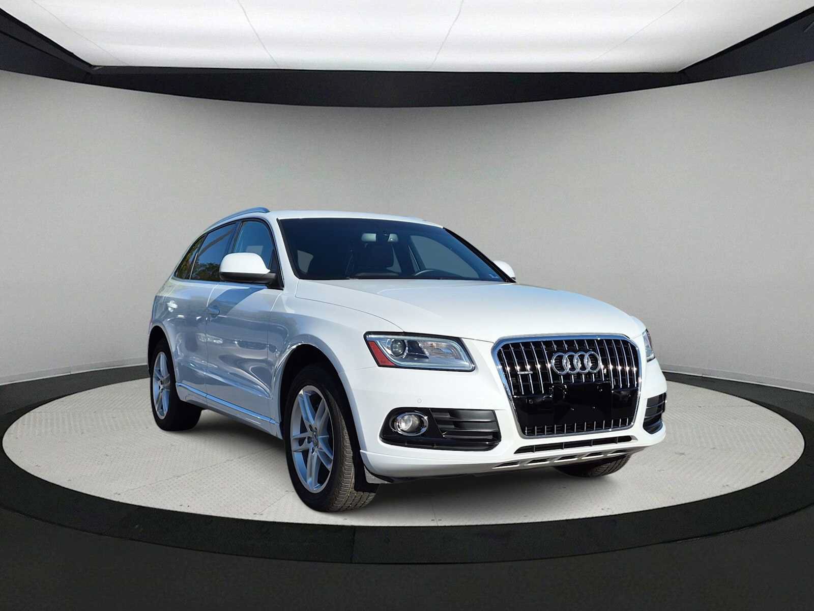 Used 2014 Audi Q5 2.0T Premium Plus w/ Premium Plus Package AWD/4WD image 2