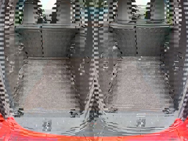 Used 2011 Chevrolet HHR LT image 21