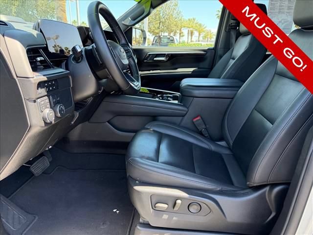 Certified 2025 Chevrolet Suburban LT AWD/4WD image 6