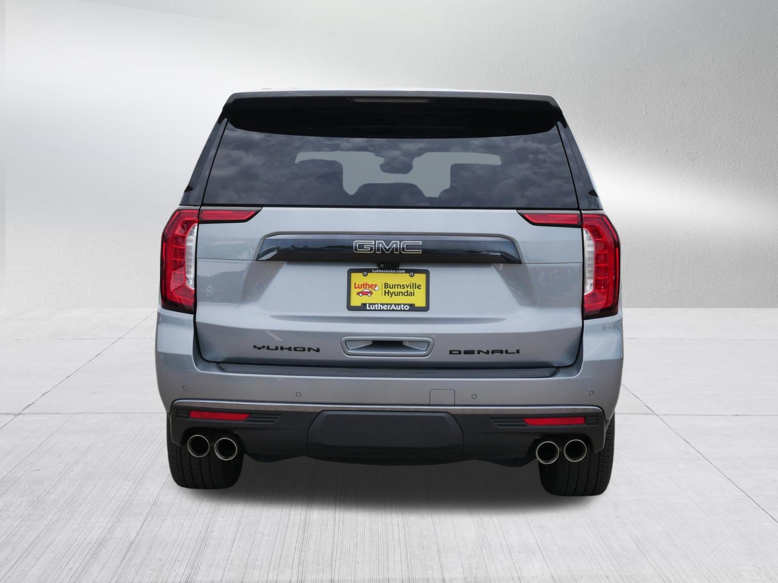 Used 2024 GMC Yukon Denali Ultimate AWD/4WD image 6