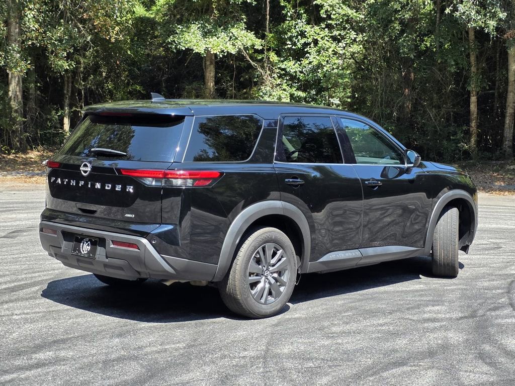 Used 2023 Nissan Pathfinder S w/ Cargo Package image 5