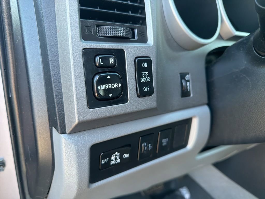 Used 2010 Toyota Tundra 4x4 CrewMax image 14