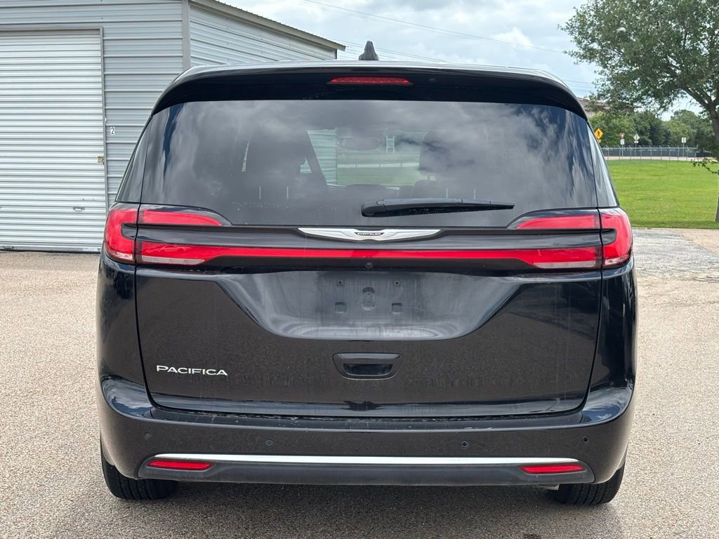 Used 2025 Chrysler Pacifica Select FWD image 5