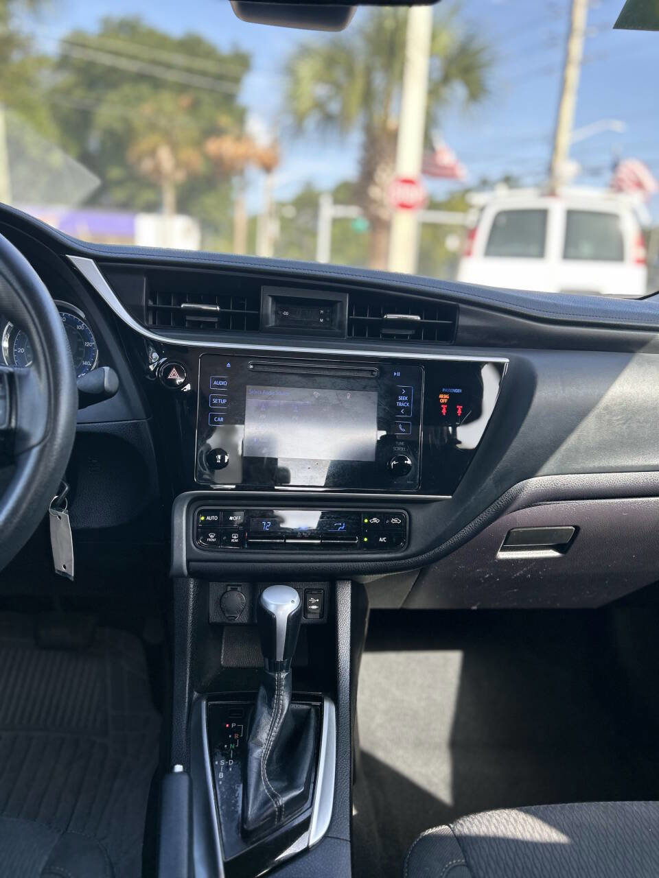 Used 2019 Toyota Corolla LE image 12