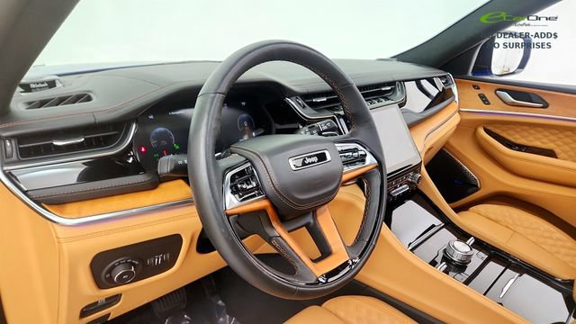 Used 2023 Jeep Grand Cherokee Summit AWD/4WD image 43