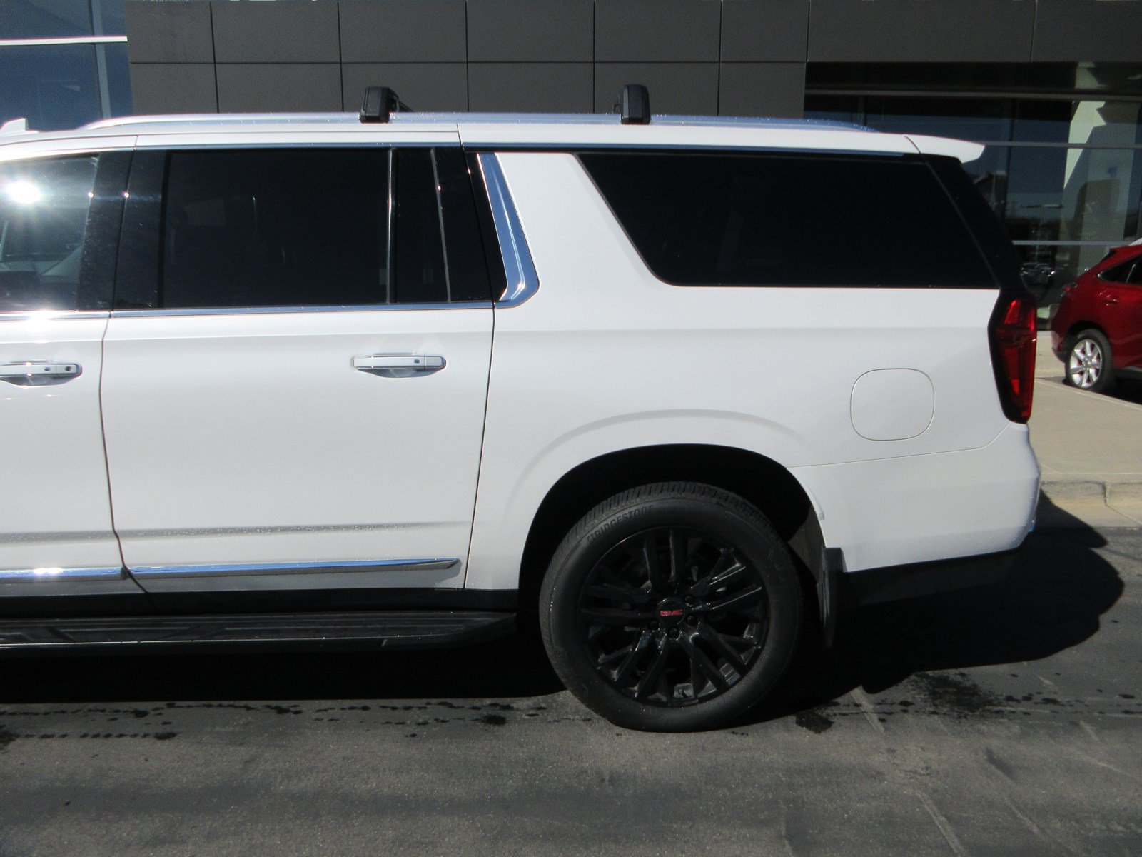 Used 2021 GMC Yukon XL SLT w/ SLT Luxury Plus Package AWD/4WD image 7