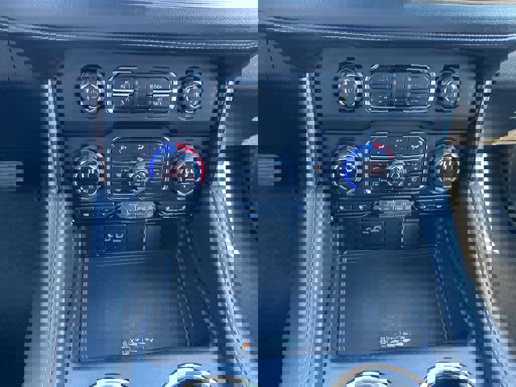 Used 2022 Chevrolet Tahoe Z71 w/ Z71 Off-Road Package image 36