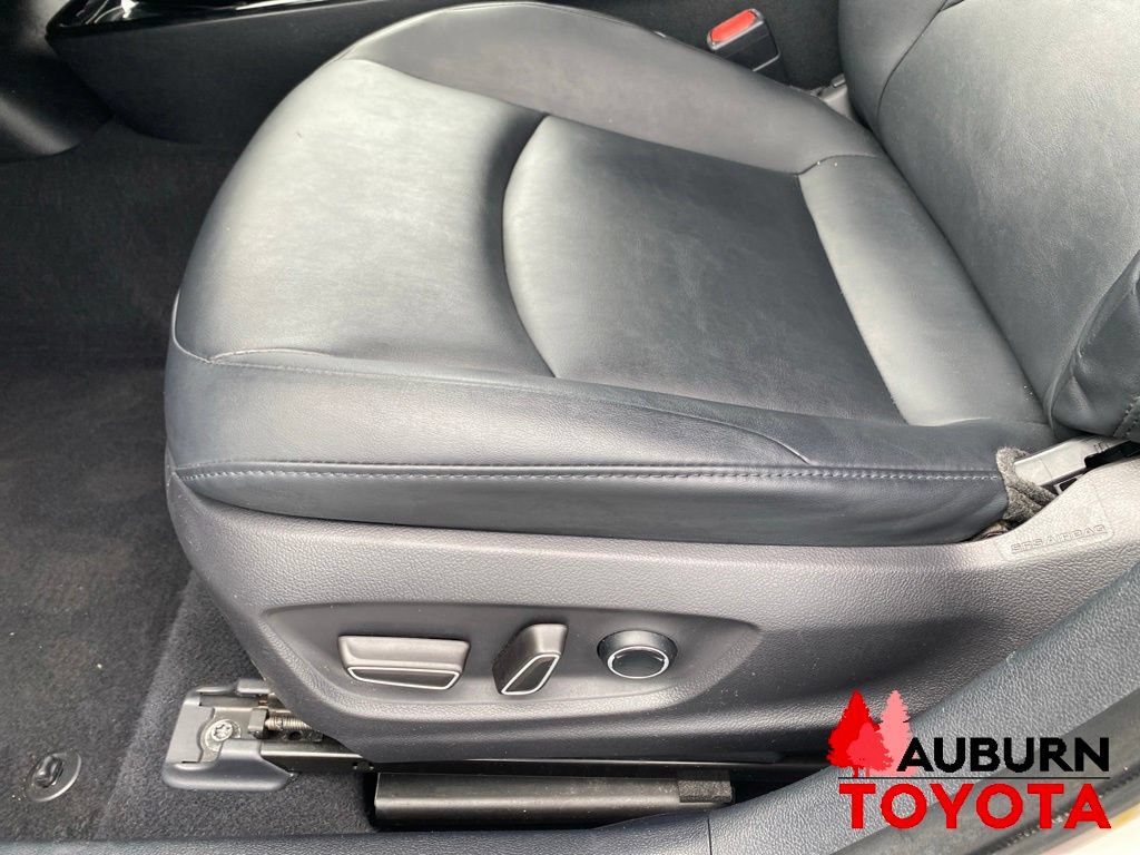 Used 2017 Toyota Prius Prime Advanced w/ Carpet Mat Package FWD image 30