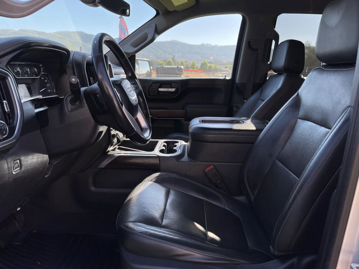 Used 2019 GMC Sierra 1500 SLT w/ SLT Premium Plus Package AWD/4WD image 18