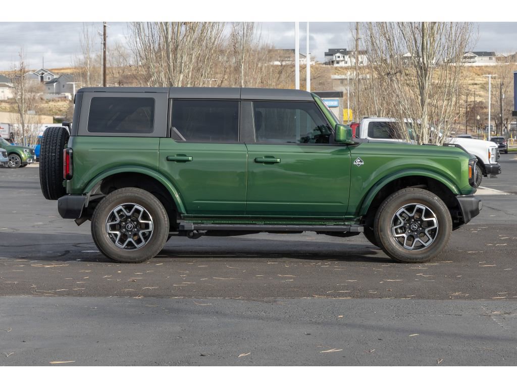 Used 2023 Ford Bronco Outer Banks image 2