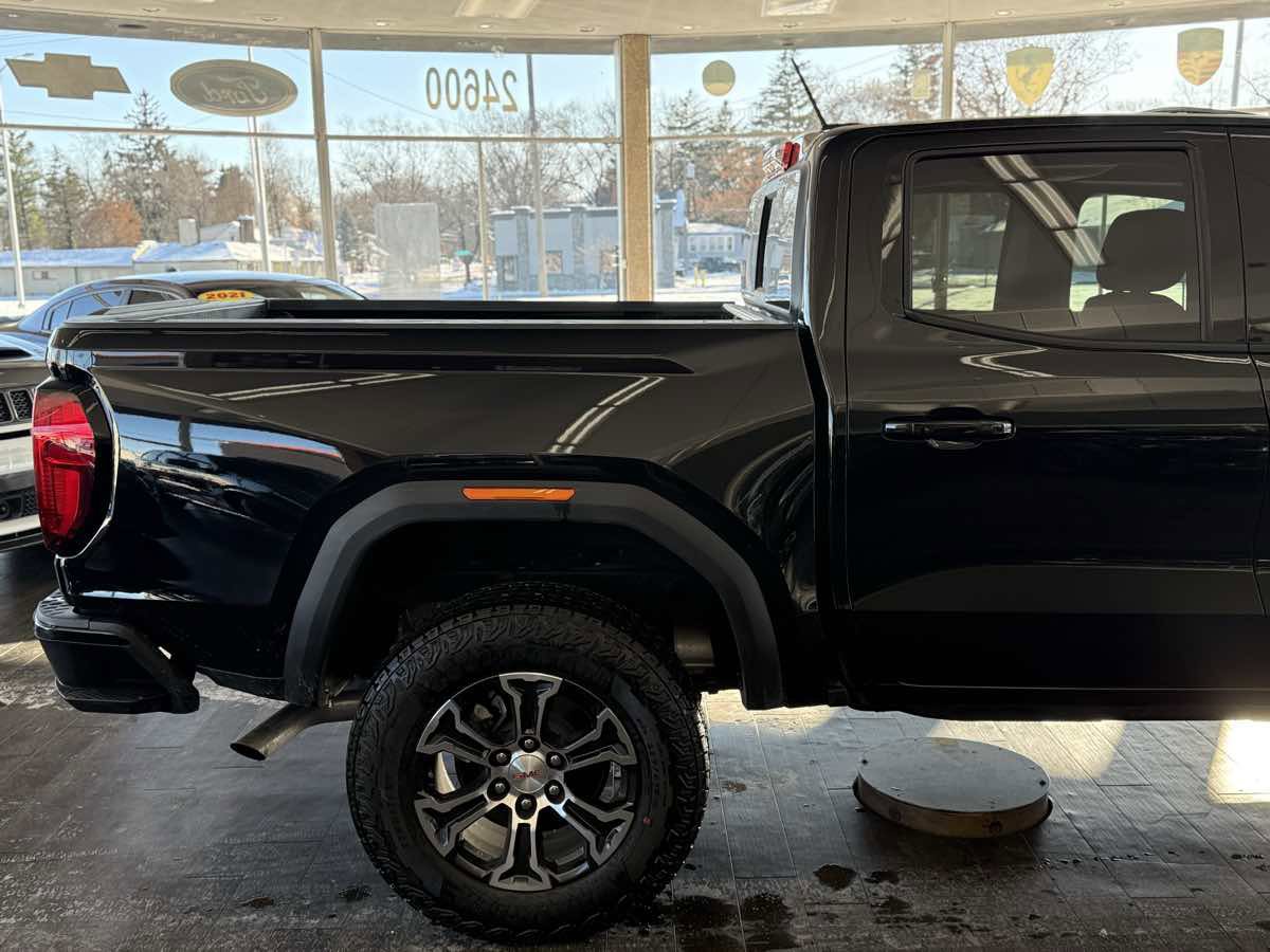 Used 2025 GMC Canyon AT4 w/ Technology Plus Package image 11