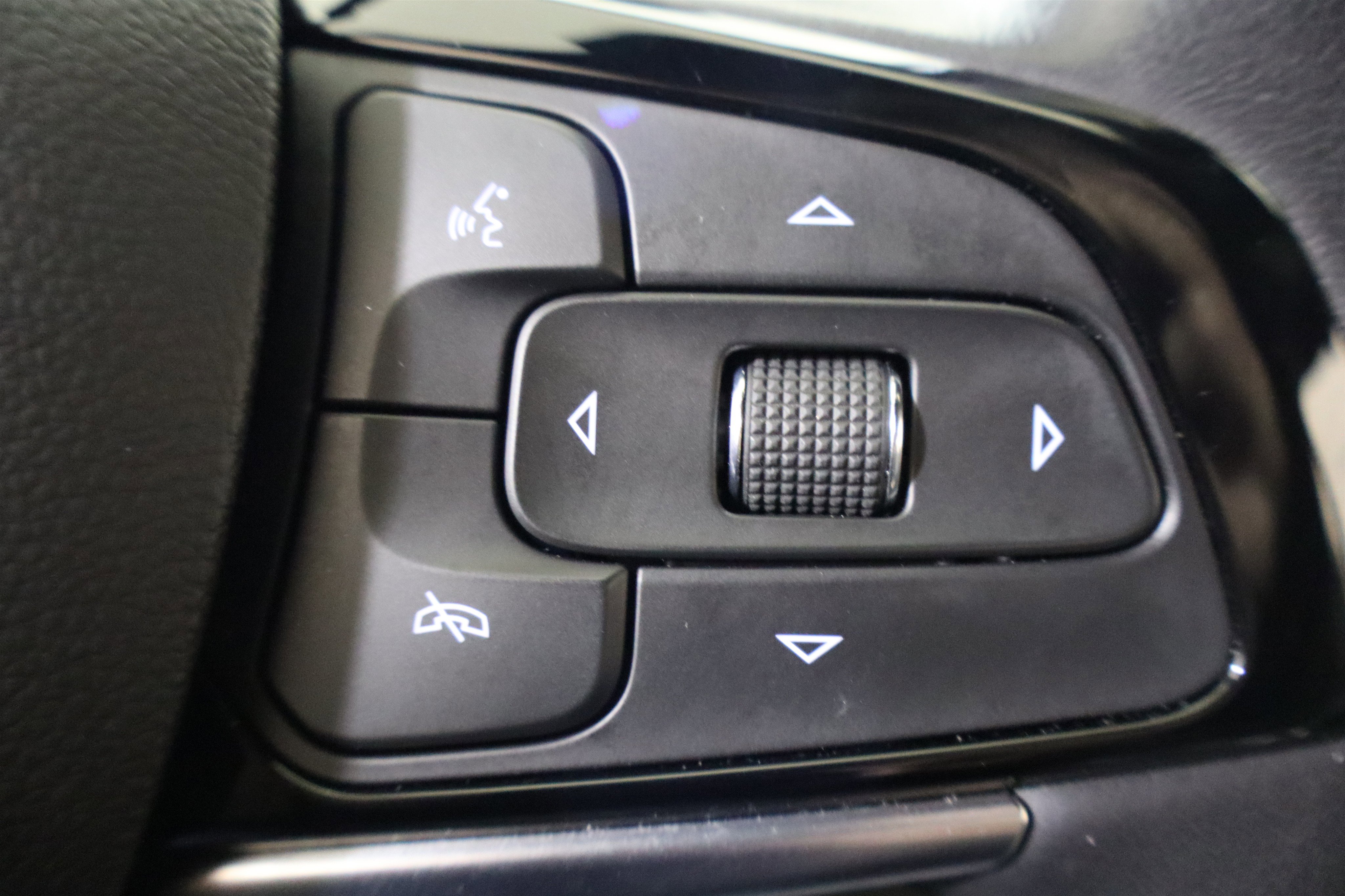 Certified 2024 Buick Enclave Essence w/ Sport Touring Edition image 30