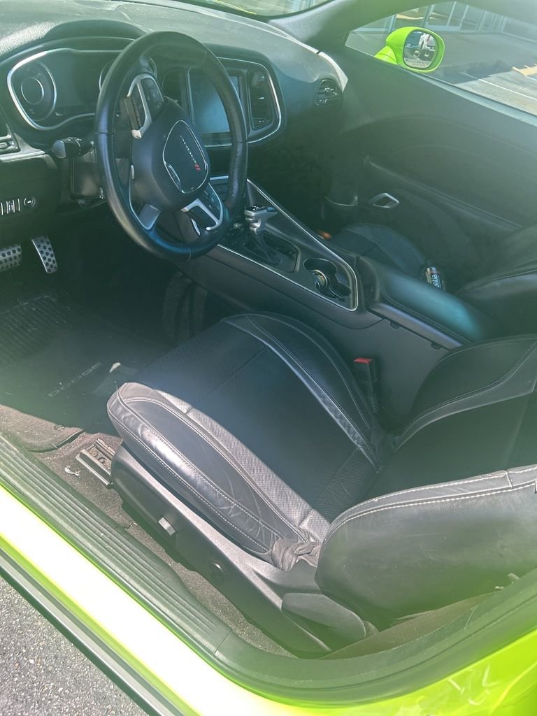 Used 2015 Dodge Challenger R/T Plus RWD image 11