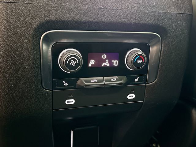 Used 2022 Chevrolet Tahoe Z71 w/ Luxury Package AWD/4WD image 28