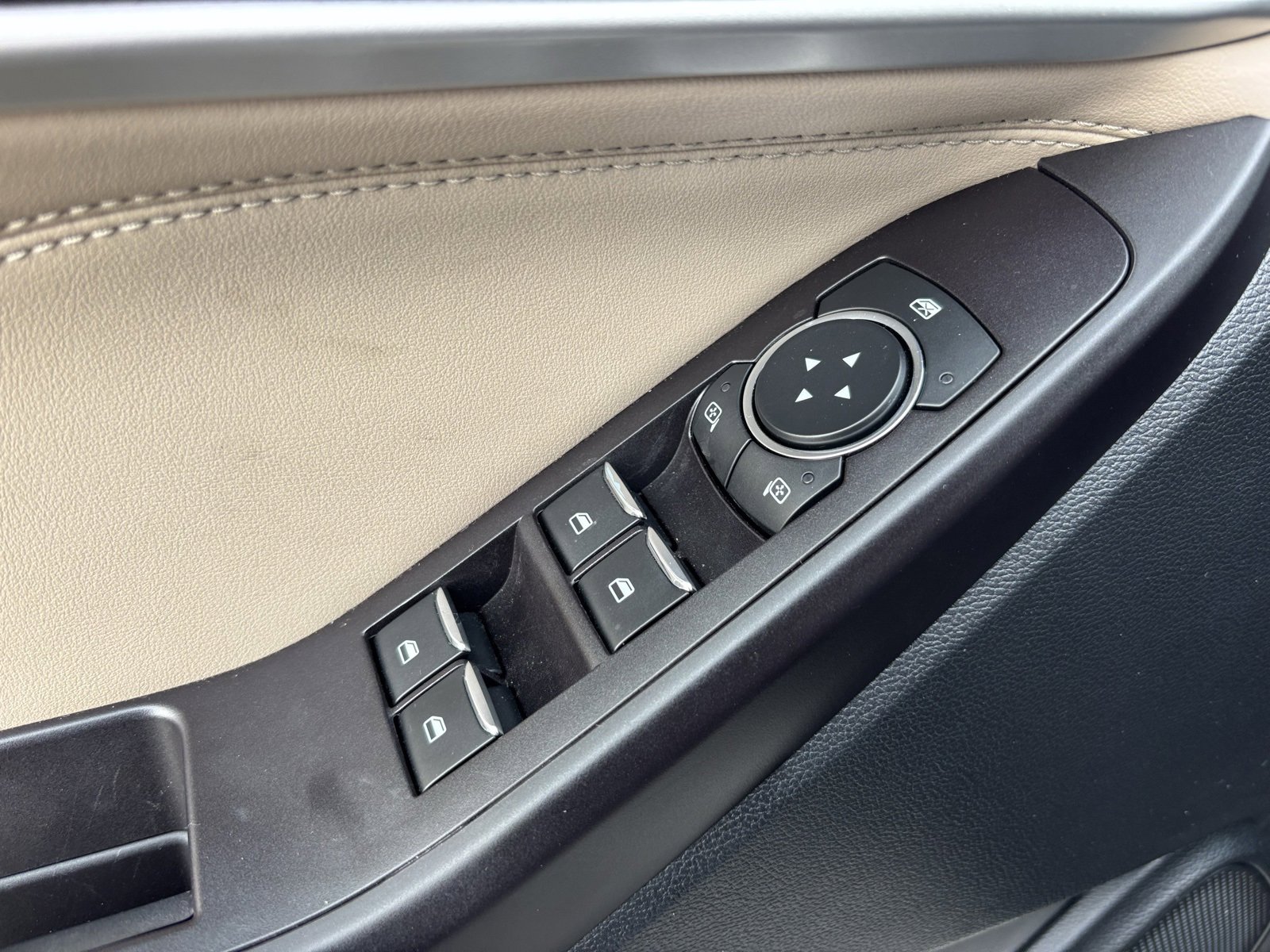 Used 2020 Ford Explorer XLT w/ Equipment Group 202A image 17