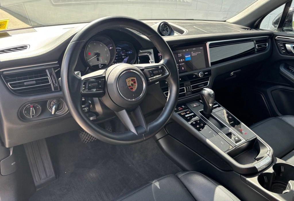 Certified 2023 Porsche Macan S AWD/4WD image 4