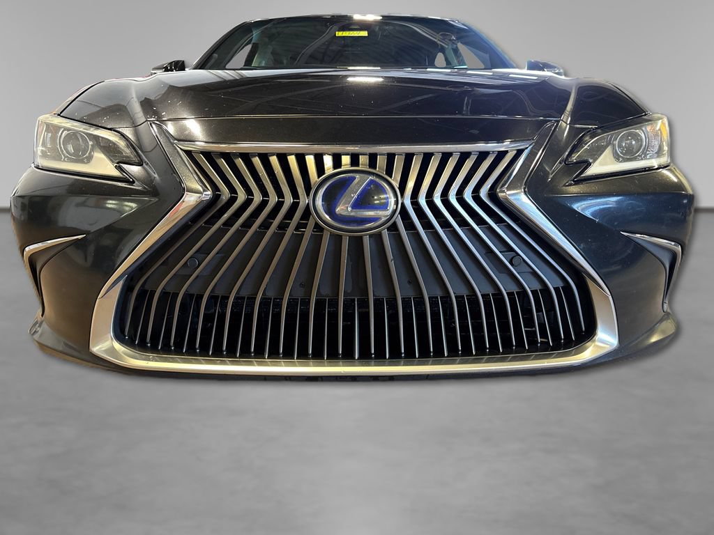Used 2020 Lexus ES 300h w/ Luxury Package FWD image 13