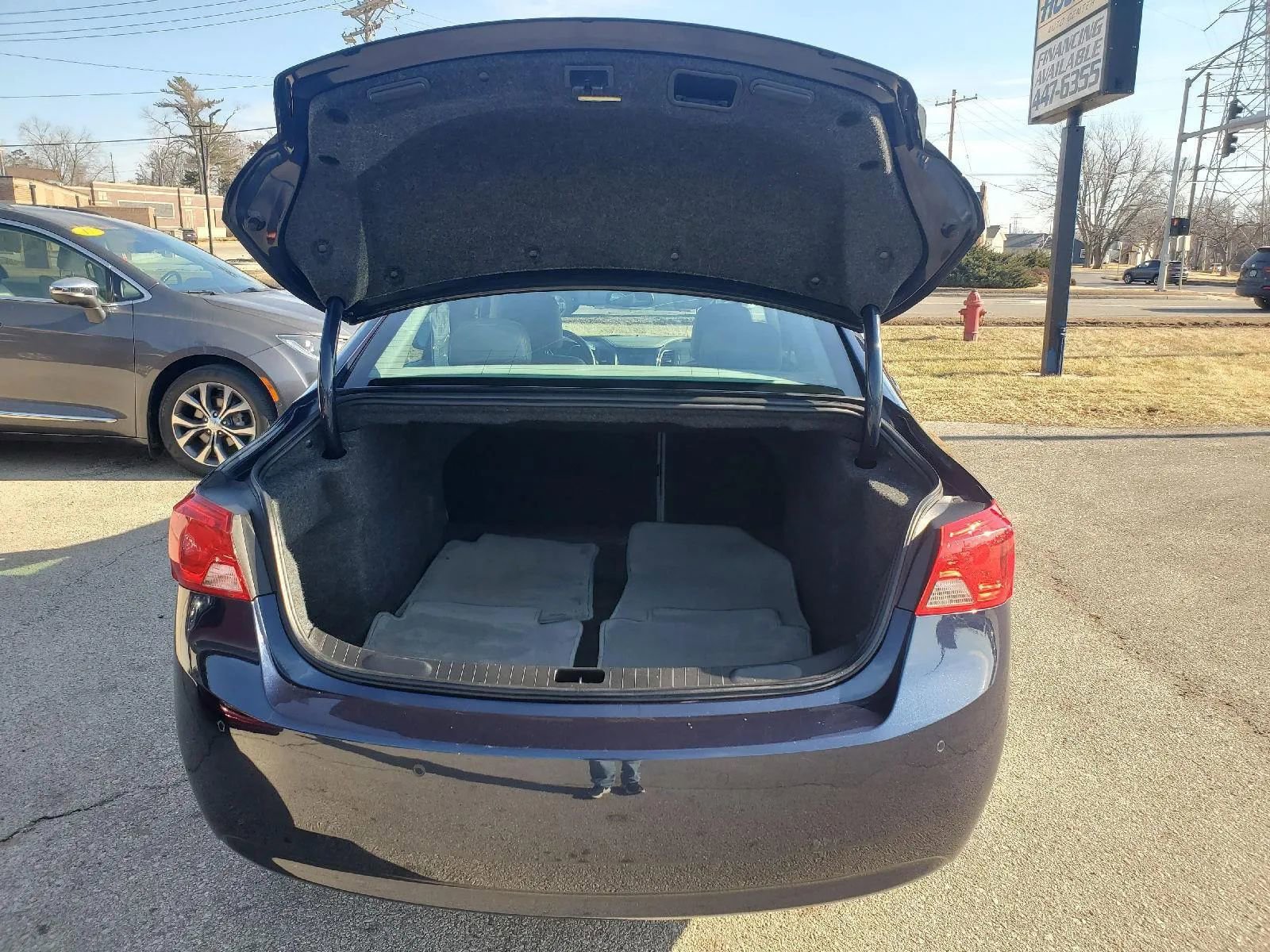 Used 2015 Chevrolet Impala LT w/ Convenience Package image 18