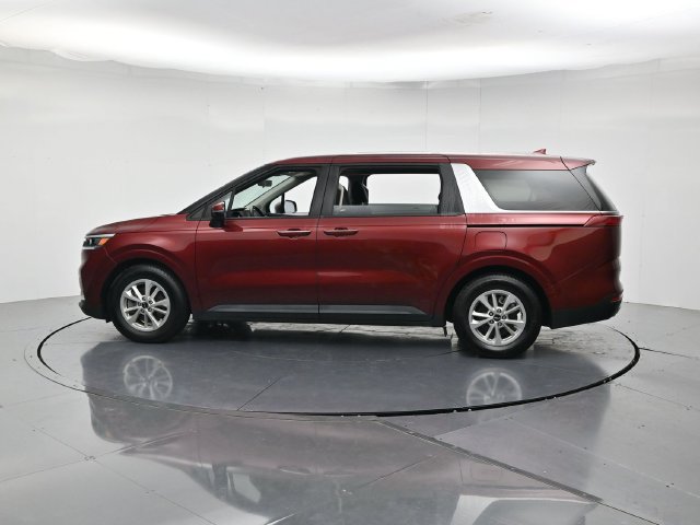 Used 2024 Kia Carnival LX FWD image 7