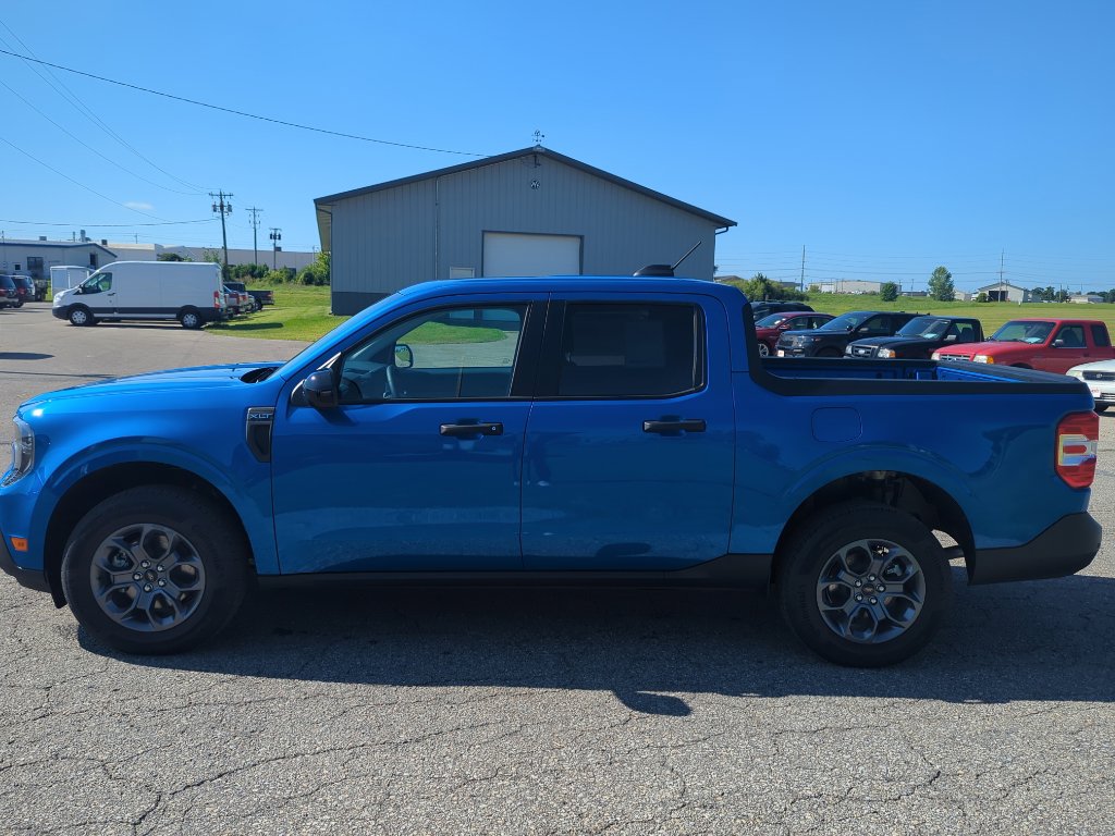 New 2025 Ford Maverick XLT w/ XLT Luxury Package image 4