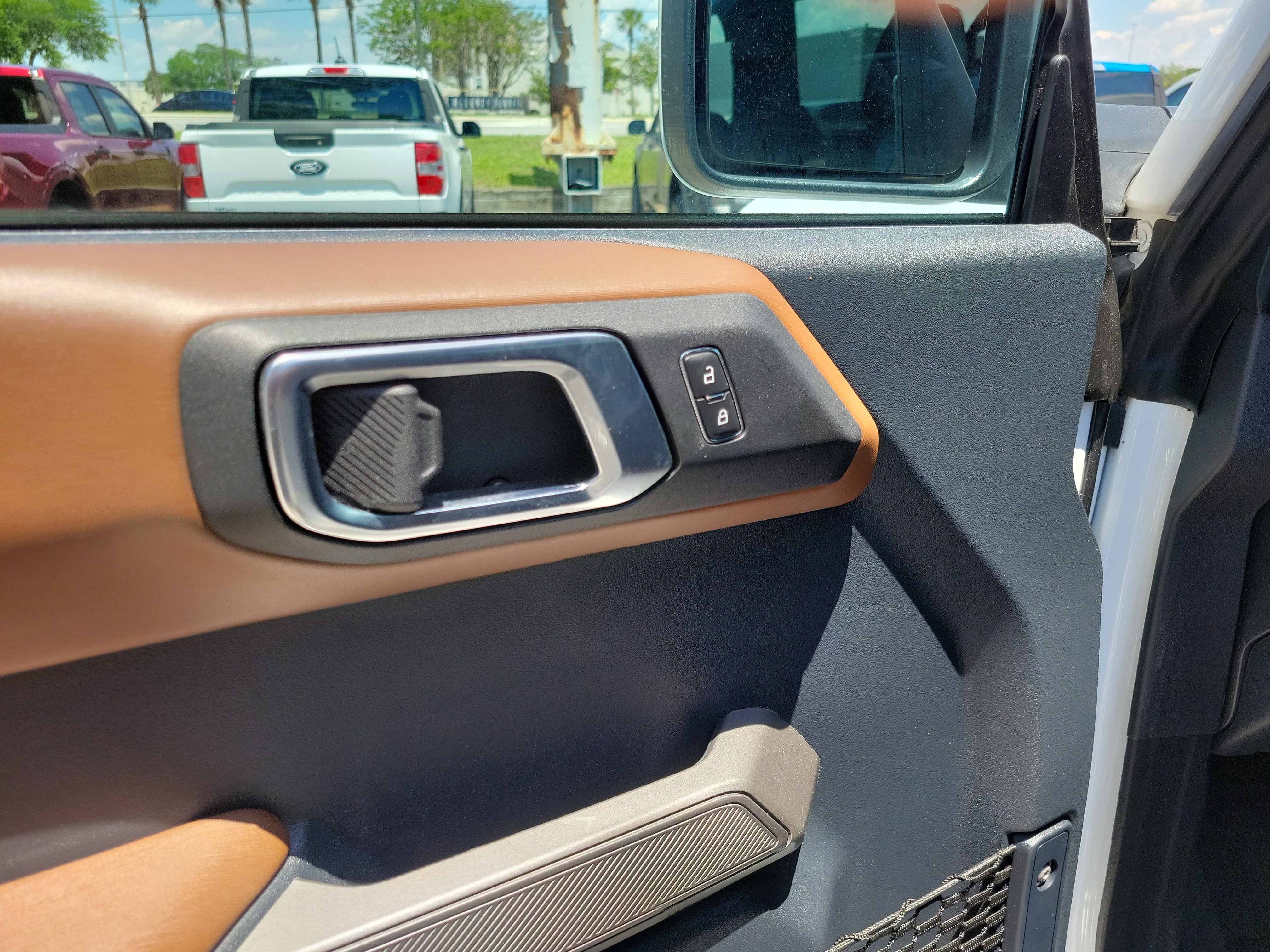 Used 2023 Ford Bronco Outer Banks AWD/4WD image 17