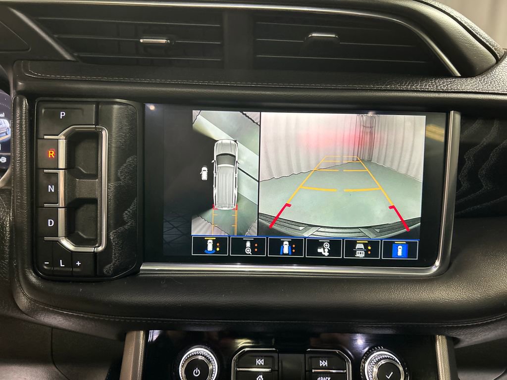 Used 2024 GMC Yukon XL Denali AWD/4WD image 18