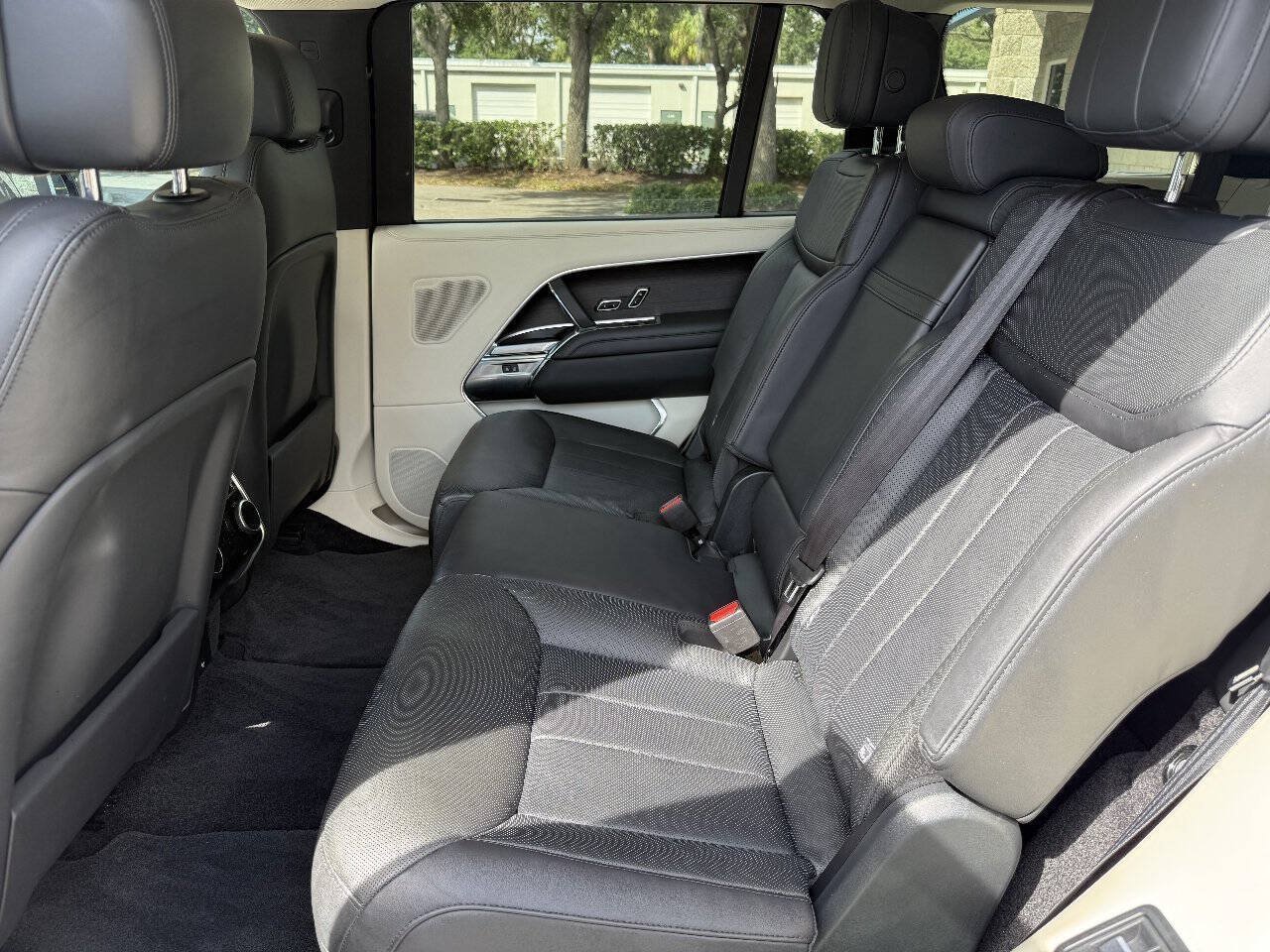 Used 2022 Land Rover Range Rover Long Wheelbase SE AWD/4WD image 22