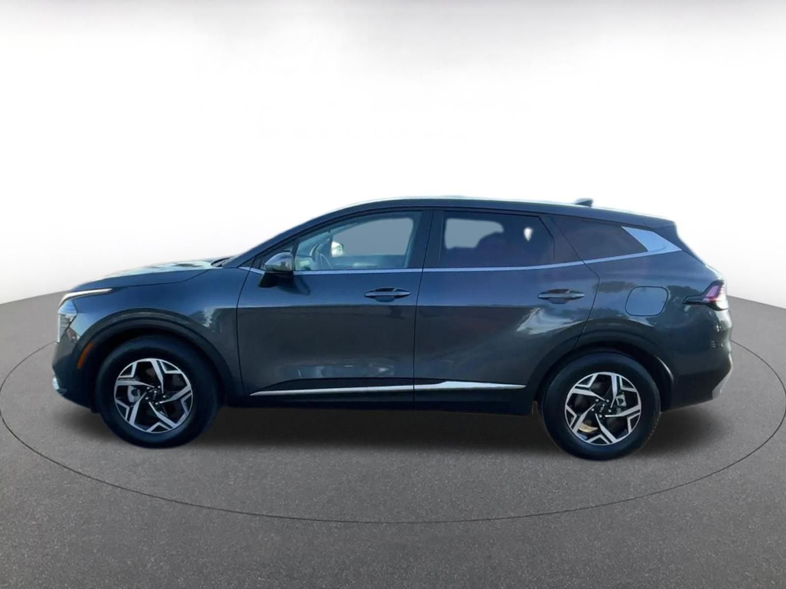 Used 2025 Kia Sportage LX FWD image 9