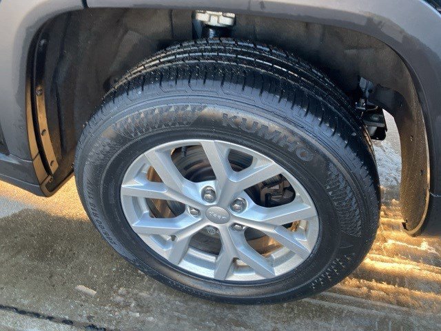 Certified 2023 Jeep Grand Cherokee L Limited image 28