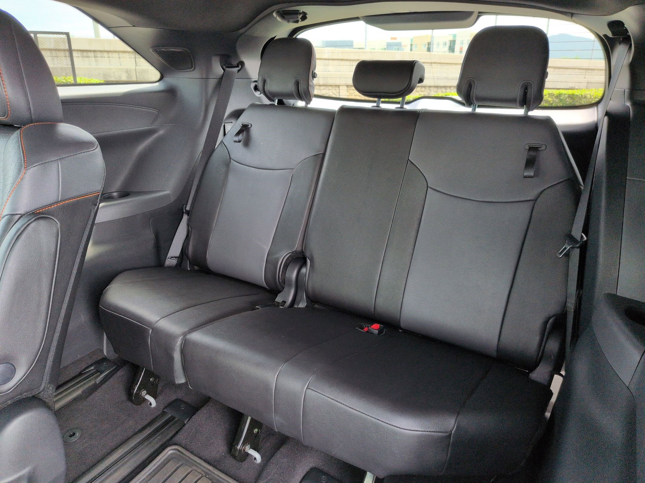 Used 2024 Toyota Sienna XSE w/ XSE Plus Package image 33