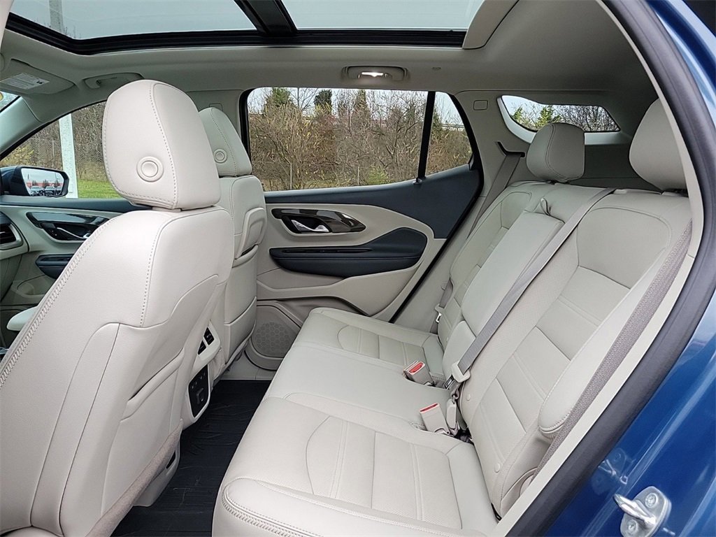 Used 2024 GMC Terrain Denali w/ Denali Premium Package image 11