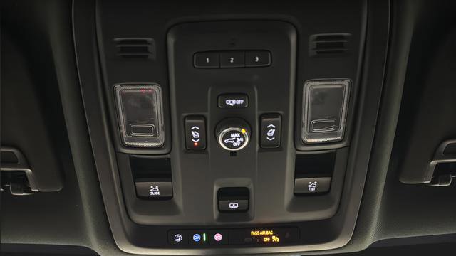 Used 2021 GMC Yukon Denali w/ Denali Premium Package image 35