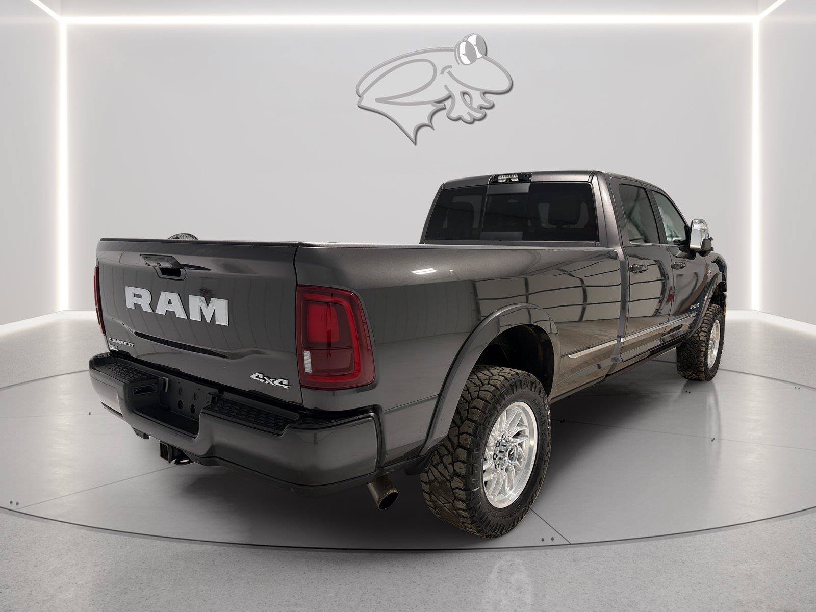 Used 2025 RAM 3500 Limited AWD/4WD image 5