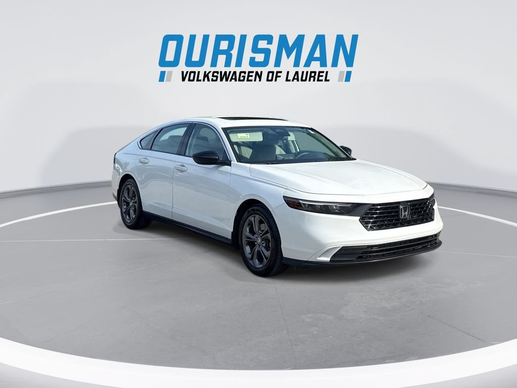 Used 2023 Honda Accord EX image 2