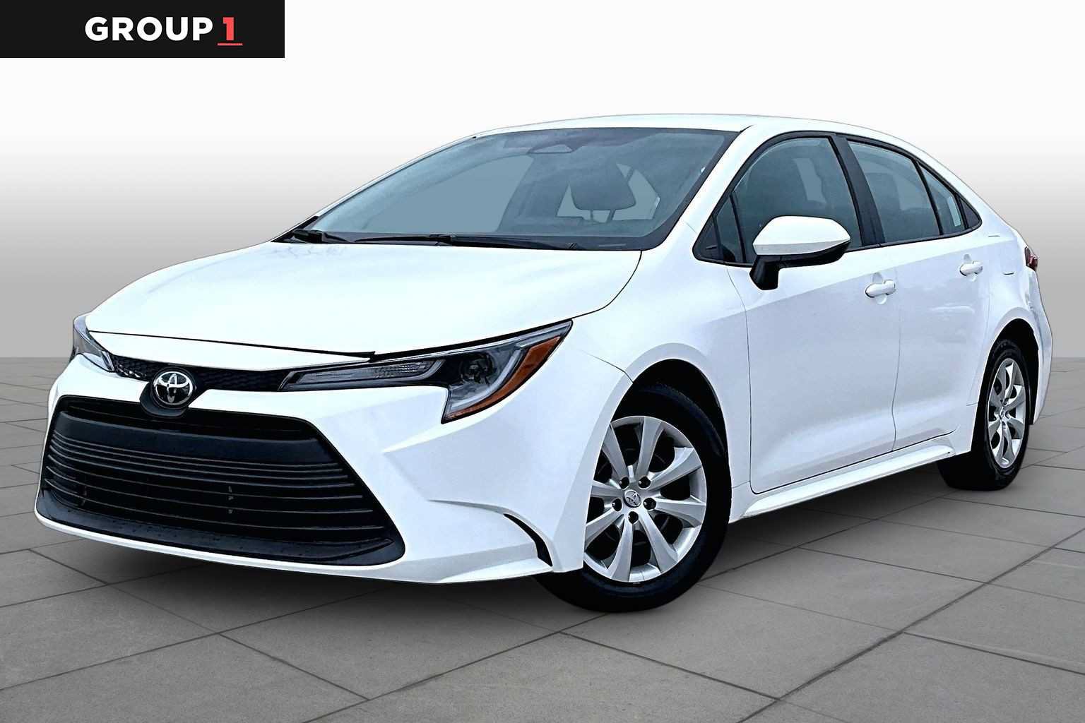 Used 2025 Toyota Corolla LE FWD image 1