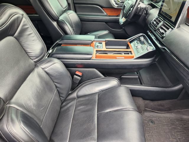 Used 2019 Lincoln Navigator Reserve AWD/4WD image 14
