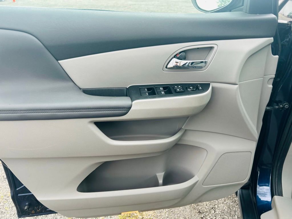 Used 2015 Honda Odyssey EX-L image 18