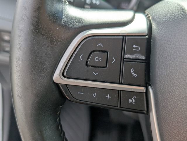Used 2023 Toyota Highlander XLE image 31