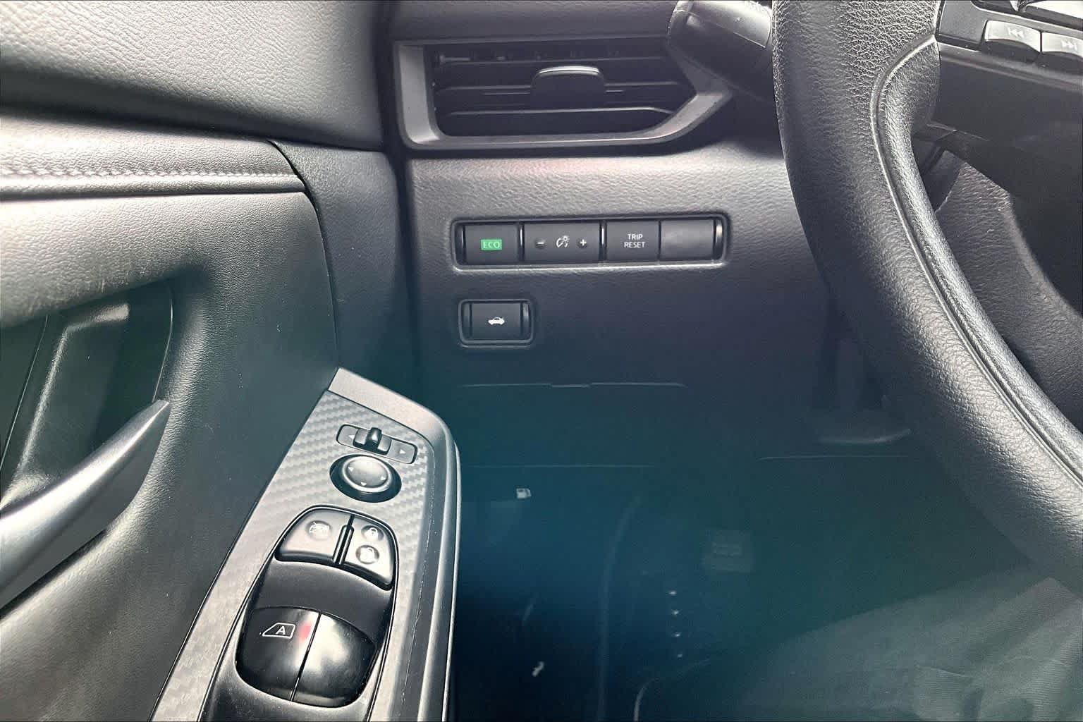 Used 2025 Nissan Sentra S FWD image 34