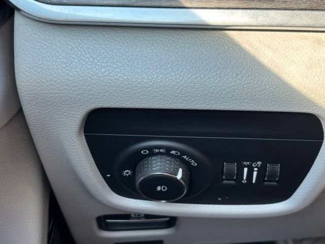Used 2022 Jeep Grand Cherokee L Overland AWD/4WD image 32