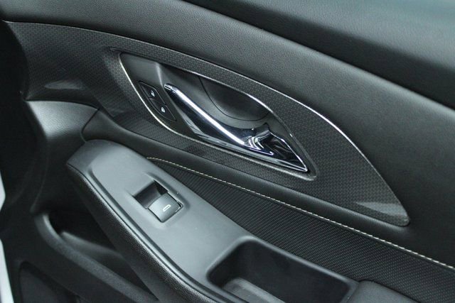 Used 2023 Chevrolet Traverse Premier image 9