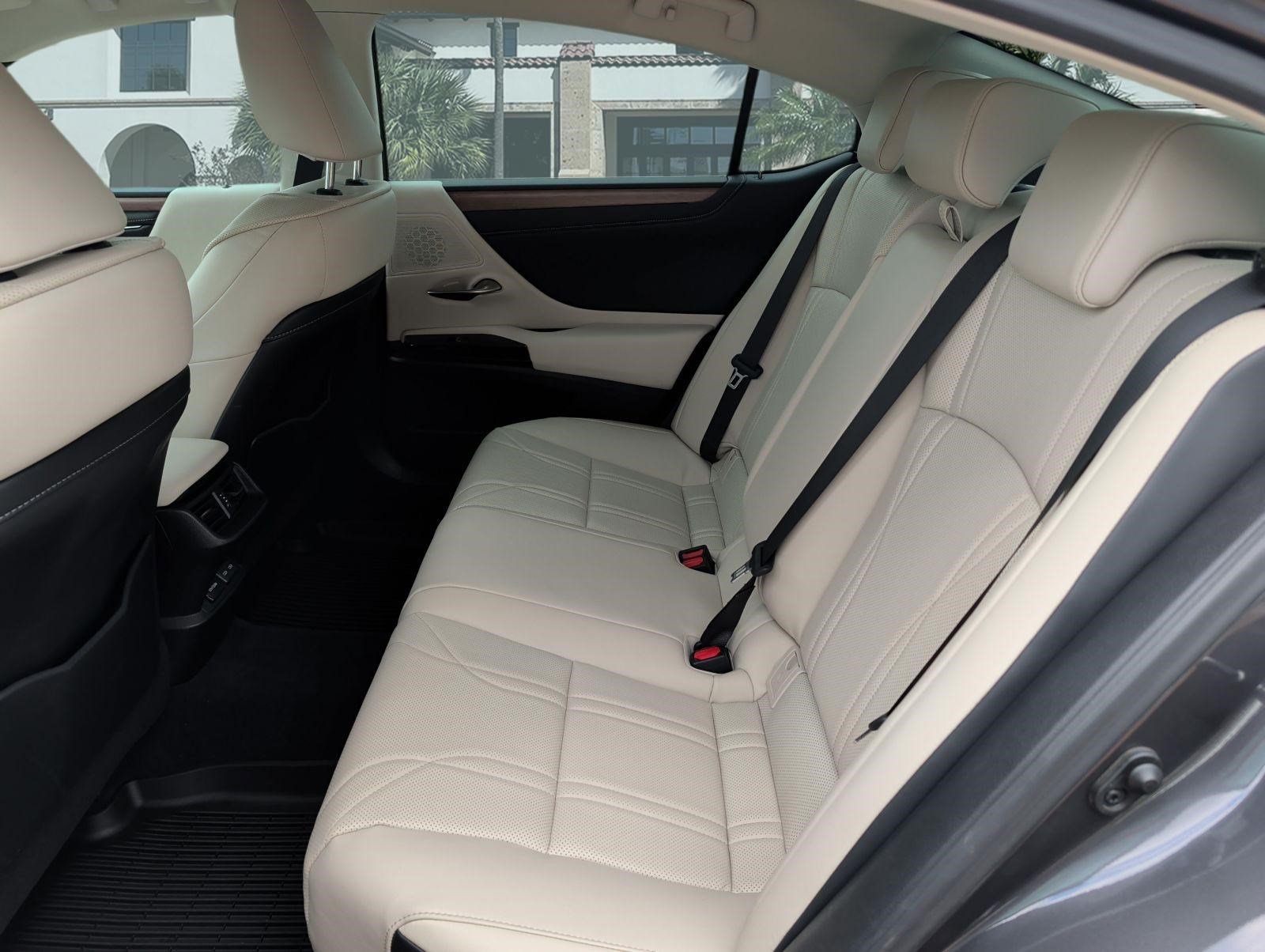 Used 2024 Lexus ES 350 w/ Technology Package FWD image 25